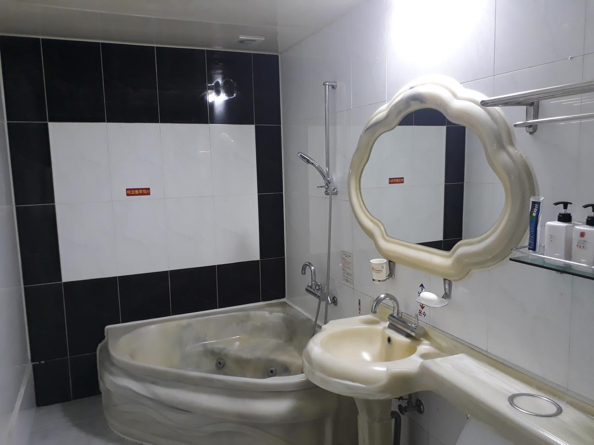 Diamond Motel ซาชอน ภายนอก รูปภาพ